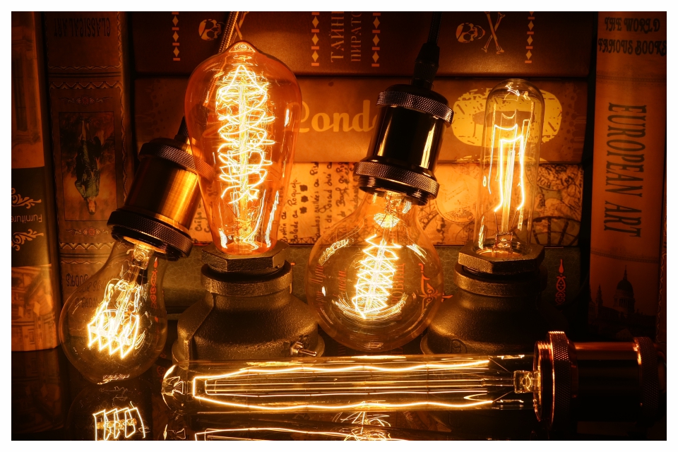 Lâmpada de edison. iluminação retrô. filamento incandescente, lâmpada vintage e27, 220 w e 40w, modelos a60, st58, st64, t10, t45, t185, g80, g95 Lâmpada de edison. iluminação retrô. filamento incandescente, lâmpada vintage e27, 220 w e 40w, modelos a60, st58, st64, t10, t45, t185, g80, g95